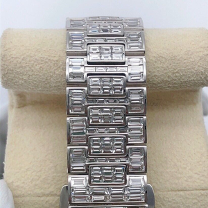 Montre de luxe personnalisée en or jaune, sertie de diamants Moissanite, design de créateur, montre de soirée haut de gamme avec baguettes, montre de marque - Product Image 5