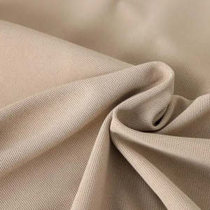 Camiseta Polo de algodón para hombre de nueva temporada con logotipo personalizado Patrón sólido Ropa informal Suministro de fábrica Tela de lona para polos - Product Image 4