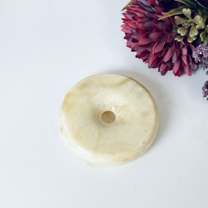 Pendentif unique en ambre blanc laiteux de la Baltique, collier en ambre naturel en forme de cercle ; Pendentif unique en ambre blanc laiteux de la Baltique - Product Image 6
