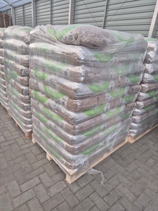 Granulés de bois naturels de 6 mm de diamètre, cubes d'énergie bruns, briquettes pour le chauffage des poêles et l'utilisation domestique - Product Image 5