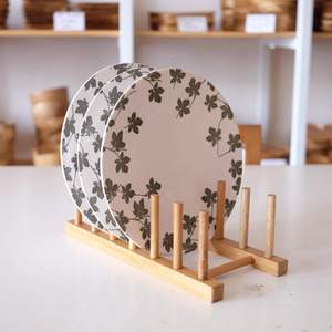 Estante para platos Maddie de diseño moderno, madera maciza de teca con acabado natural, muebles de cocina - Product Image 3