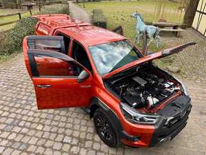 SUPER OFERTA, NUEVA Y RÁPIDA, <span class=keywords><strong>CAMIONETA</strong></span> <span class=keywords><strong>TOYOTA</strong></span> <span class=keywords><strong>HILUX</strong></span> 2.8D USADA, Transmisión Manual - Product Image 1