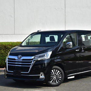 TOYOTA GRANVIA PREMIUM V6 3.5L, modelo 2023, 6 asientos de gasolina - Product Image 1