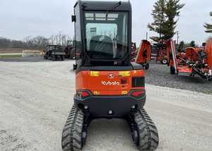 Mini-excavatrice sur chenilles Kubota U27-4 de 2 tonnes avec pince à grappin et tarière pour l'agriculture et la construction - Product Image 2