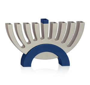 Elegantes menorás de metal en lotes al por mayor con exquisita artesanía, adecuadas para tiendas judaicas y minoristas religiosos - Product Image 2