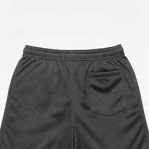 กางเกงกีฬาขาสั้นผู้ชายแบบปรับแต่งได้ เนื้อผ้าระบายอากาศ ยืดหยุ่น เป็นมิตรกับสิ่งแวดล้อม แห้งเร็ว สวมใส่สบาย เหมาะสำหรับการฝึกซ้อมในยิม - Product Image 4