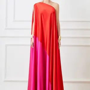 Vestido Largo de Satén con Parches Rojos, Diseño Holgado - Product Image 1