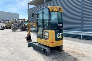 รถขุดขนาดเล็ก CAT 301.6 มือสอง พร้อมใช้งานสำหรับงานก่อสร้าง - Product Image 2