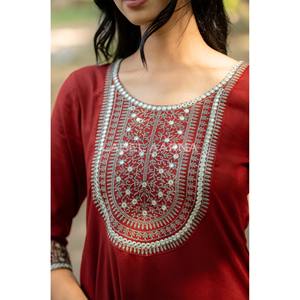Chemisiers et chemises pour femmes Kurti brodés en viscose rouge rustique - Product Image 2