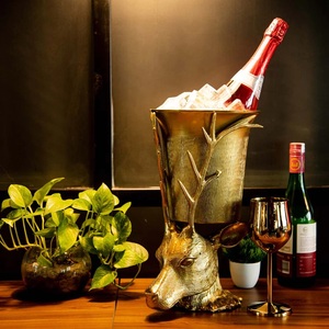 Cubo de Hielo Cuadrado de Aluminio Sólido con Diseño Floral Dorado, Ecológico y Vintage para Decoración de Hogar, Bar y Fiestas - Product Image 2