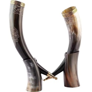 Corne à boire viking nordique artisanale avec poignée en cuir et support, produits naturels et biologiques - Product Image 2