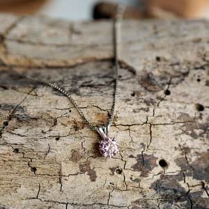 Moissanite rose certifiée GRA 6mm pierre précieuse ronde en argent 925 faite à la main Collier de créateur de bijoux fins pour femmes personnalisé - Product Image 2