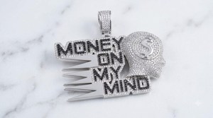 Colgante de plata de ley 925 con diamantes de moissanita VVS, estilo hip hop, con diseño de dólar, para hombre y mujer, joyería de lujo personalizada. - Product Image 3
