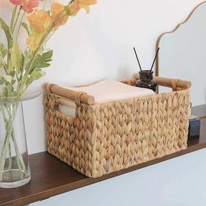 Panier de rangement tressé à la main, style bohème minimaliste, multifonctionnel, en jacinthe d'eau, pour la lessive, de KingCraftViet - Product Image 4