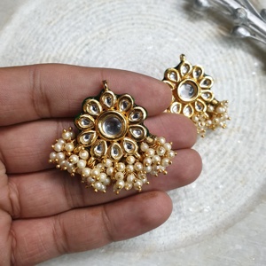 Boucles d'oreilles perle Kundan avec belles perles - Product Image 3