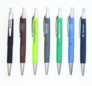 Stylo à bille personnalisé avec impression de logo Stylo à bille publicitaire promotionnel bon marché Cadeau personnalisé en plastique et en métal Stylo à bille personnalisé