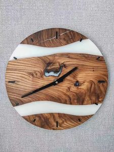 Horloge murale/montre murale en bois au design unique et en résine époxy multicolore et en bois de meilleure qualité - Product Image 3
