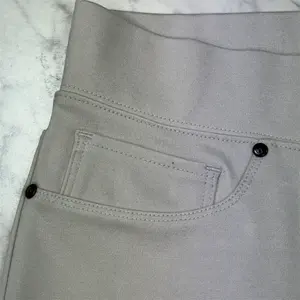 Pantalon legging décontracté en nylon et spandex anti-rides pour femmes - Product Image 3