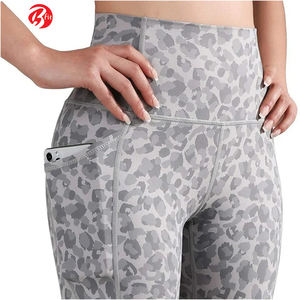 Pantalones cortos de entrenamiento de gimnasio transpirables de talla grande para mujer con volantes Nuevo estilo caliente para ropa para correr - Product Image 3