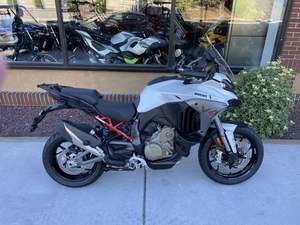 Motocicleta Deportiva Multistrada V4 R/S 2026 Nueva Certificada con 3 Años de Garantía y Lista para Exportar - Product Image 2