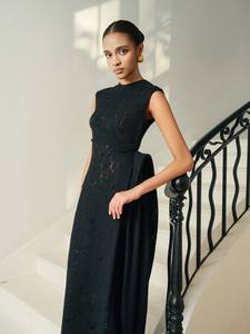 Robes de mode de luxe drapées sur le côté pour femmes robe mi-longue drapée en dentelle Nella Emb tissu de bonne qualité ensemble de deux pièces vêtements pour femmes - Product Image 3