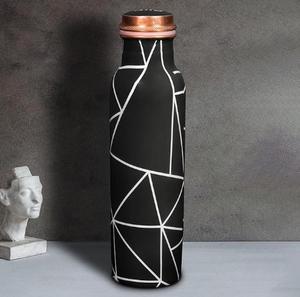 Bouteille d'eau en cuivre élégante pour une hydratation quotidienne, étanche, sans BPA, bouteilles en cuivre conscientes de la santé approuvées par l'Ayurveda - Product Image 5