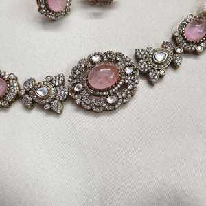 Collar de Gargantilla Kundan de color rosa con tachuelas doblete piedra joyería fina - Product Image 5