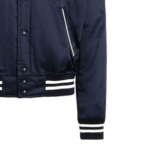 Veste en tissu lisse en toile, tendance streetwear, veste d'hiver avec finition satinée brillante, 100% soie, design haut de gamme - Product Image 6