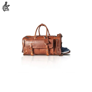 Sac de voyage en cuir vintage de qualité supérieure, taille cabine, unisexe, en vente - Product Image 4