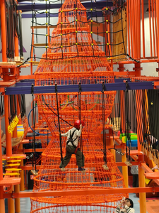 Équipement de parc d'aventure intérieur haut de gamme : Piste de karting, parcours de cordes, toboggan tubulaire, machine de jeu d'arcade, divertissement personnalisé - Product Image 5