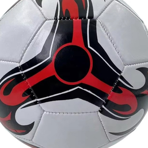 Nouveau ballon de football et de soccer en cuir léger en gros, personnalisé, résistant, fabriqué au Pakistan pour l'entraînement - Product Image 4