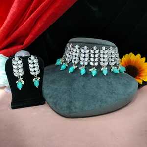 Finition oxydée Kundan Choker Set Fashionable Antique Vintage Inspiré pour les occasions festives Mariages et événements spéciaux - Product Image 2