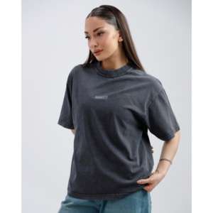 เสื้อยืดเจอร์ซีย์เอสเซนเชียล ผลิตจากผ้าฝ้าย 100% สีเทาเข้มแบบวอช - Product Image 3