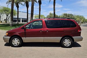 TOYOTA SIENNA XLE d'occasion 2001, conduite à gauche/droite - Product Image 2