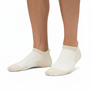 Zapatillas atléticas transpirables de gran tamaño para hombre, calcetines antibacterianos de verano con logotipo liso invisible lavado con silicona de algodón suave - Product Image 4