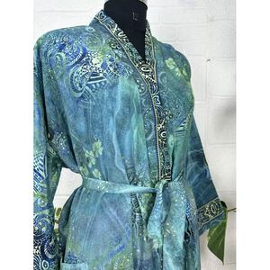 Kimono en soie de style bohème, élégant, bleu vert floral, cadeau de luxe pour anniversaire, robe pour femme pour la maison ou la plage - Product Image 4