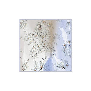 ผ้าพันคอไหมสีฟ้าอ่อนลายดอกไม้ทรงสี่เหลี่ยมสำหรับฤดูร้อน - Product Image 1