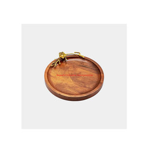 Plateau en bois unique fait à la main poignée en métal motif solide vaisselle plateau de service pour hôtel maison restauration - Product Image 1