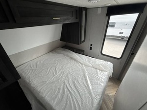 Used 2022 F-o-r-e-s-t R-i-v-e-r O-z-a-r-k 2500TH <b>trailer</b> for sale - Product Image 5