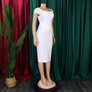 Vestido de tubo profesional a medida en poliéster Spandex para un aspecto elegante de oficina y un ajuste elástico elegante y cómodo - Product Image 5