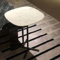 Table basse en pierre contemporaine Foscolo, design moderne, structure en métal, meubles de salon, décoration de la maison, fonction décorative, multi-usages