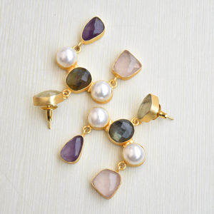 Pendientes Clásicos de Perlas con Piedras Preciosas Naturales, Recubrimiento Dorado Brillante y Joyería Hecha a Mano de Calidad - Product Image 2