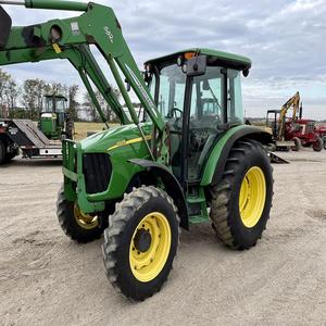 John Deere 5525 disponible para entrega rápida, compre hoy, obtenga equipos agrícolas de calidad superior, precios al por mayor garantizados - Product Image 1