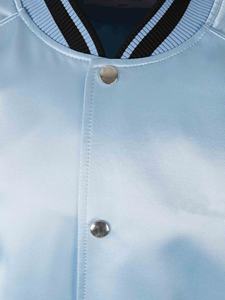 Venta al por mayor de chaqueta universitaria de satén con logotipo personalizado para hombres, transpirable, reversible, Hip Hop, bombardero de béisbol, estilo universitario Letterman - Product Image 3