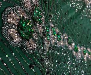 ผ้าลูกไม้ลูกปัดที่ออกแบบอย่างประณีตสำหรับชุดเลเฮ็งกาซึ่งมีลวดลายที่ละเอียดอ่อนและพื้นผิวที่หรูหราเพื่อให้ดูหรูหรา - Product Image 2