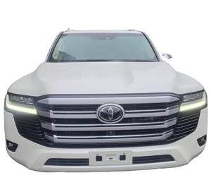 Excelente Chevrolet Suburban 2024 Blanco para VX Limited Gasolina/Petróleo, Volante a la Izquierda, Techo Solar, Arranque Remoto, Asientos de Cuero - Product Image 1