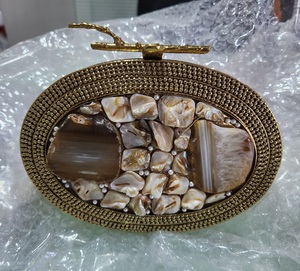 Embragues de nácar de hierro para novia | Bolso de mano exclusivo de diseñador de moda hecho a mano para mujer con forro de gamuza - Product Image 5