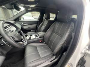 Land Rover Range Rover Velar R-Dynamic S 2023 Usado en Buen Estado - Product Image 4