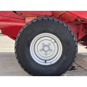 Presse à balles carrée WELGER AP730 - Machine d'occasion/reconditionnée haute performance, moteur puissant 18-50 CV, compatible avec les tracteurs, taille des balles - Product Image 4