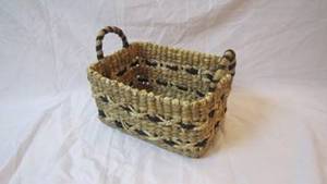 Economically Priced Handwoven Water Hyacinth <b>Woven</b> <b>Baskets</b> Tray Comfortable Handle for Bedroom Living Room Bathroom Organization - Product Image 4